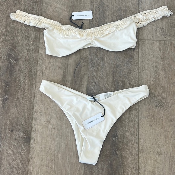 We wore what tassel bikini - Picture 2 of 4